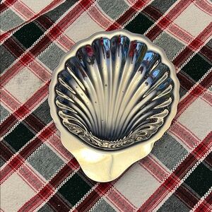 Oneida Silver Metallic Dish